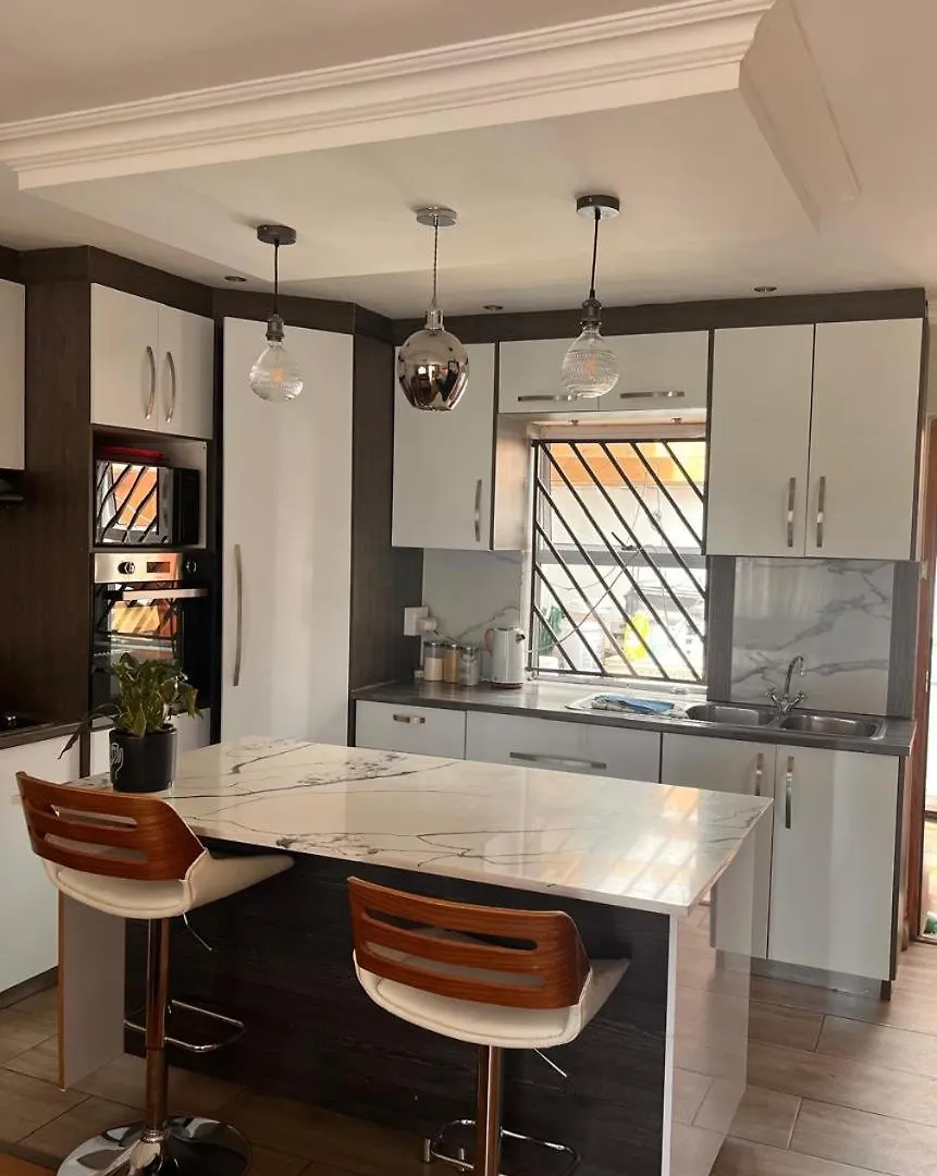 Self Catering Three Bedroom Cape Town 0*,  South Africa